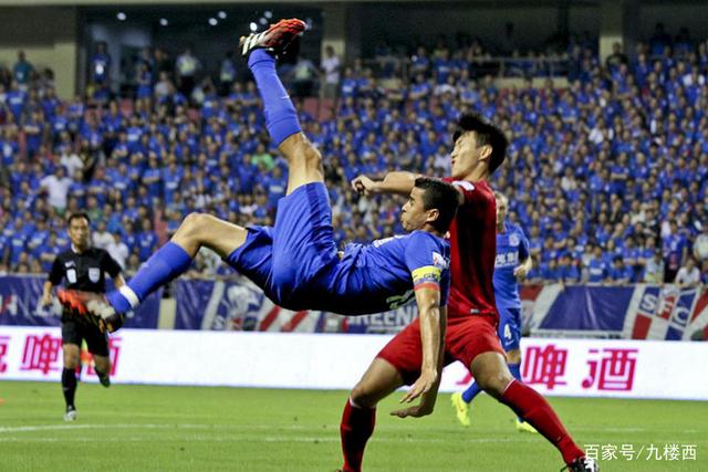 哈登拼尽全力无奈落败，米切尔表现不佳引发争议